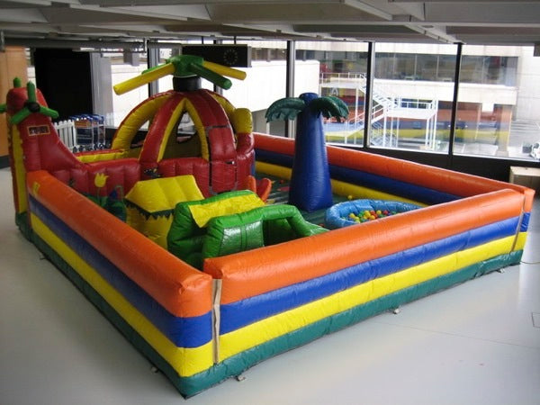 Hüpfburg Chopperville mit kleinem Ballpool