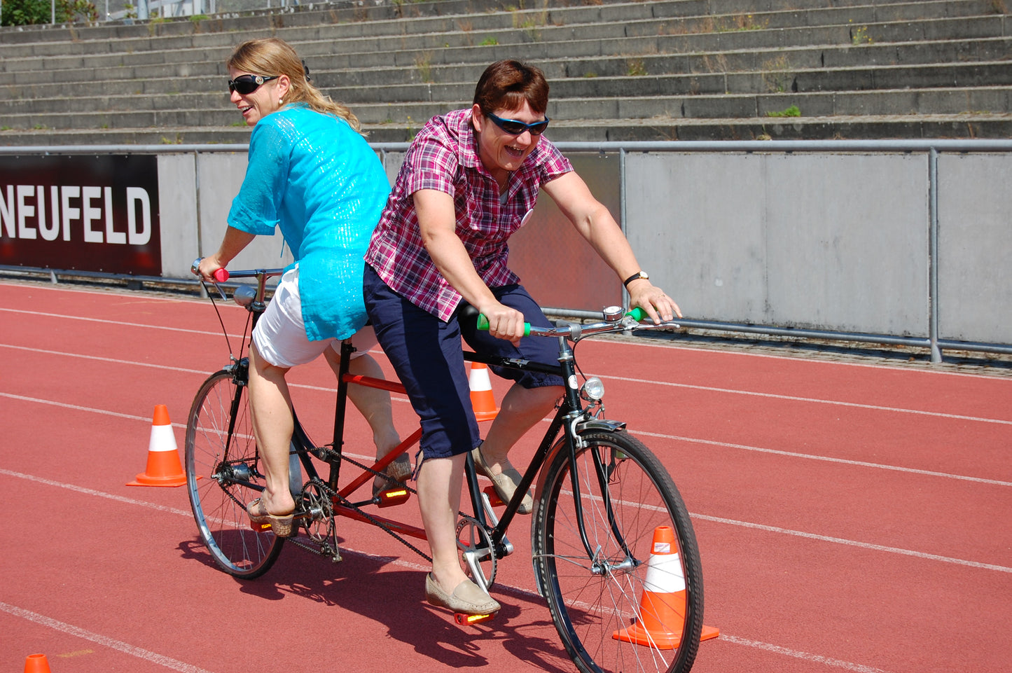 Jux Velo Tandem Rücken an Rücken