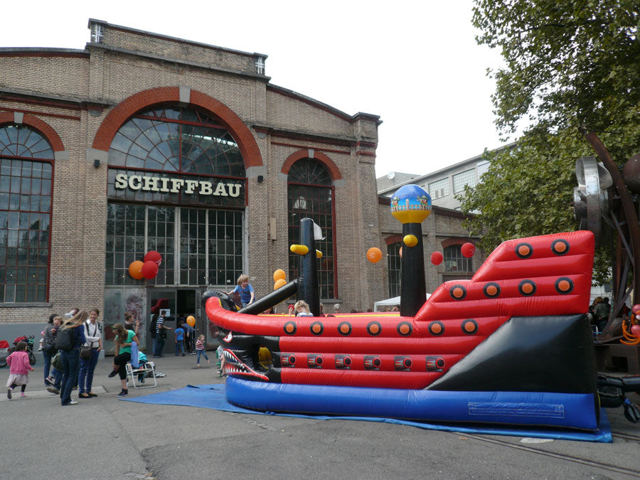 Hüpfburg Piratenschiff
