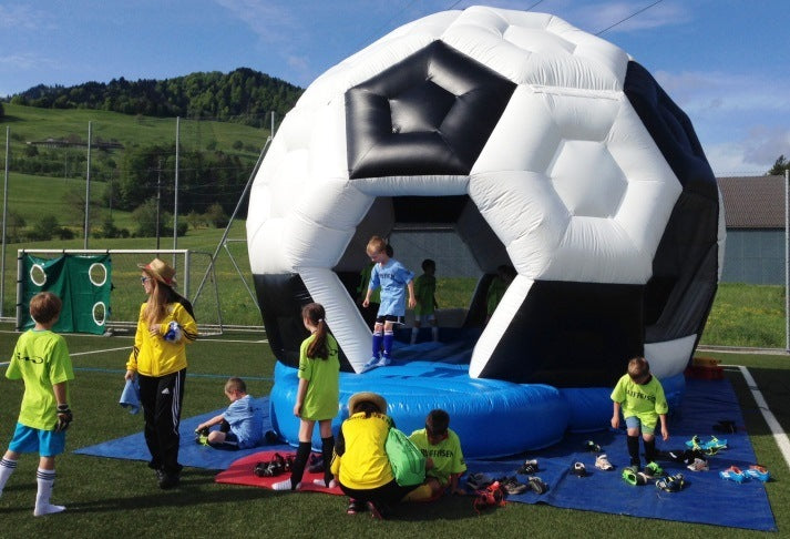 Hüpfburg Fussball gross