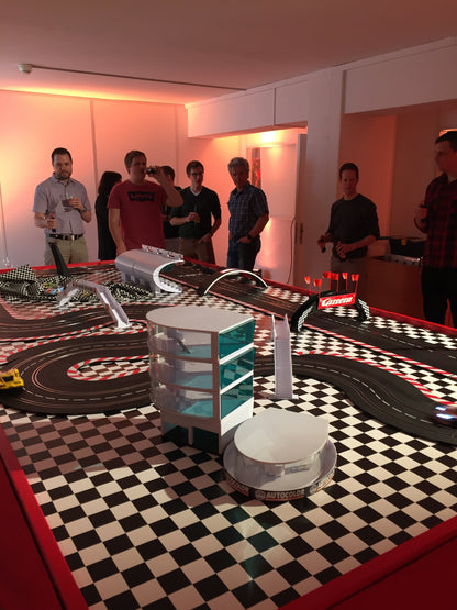 Carrerabahn 2-spurig modern mittel