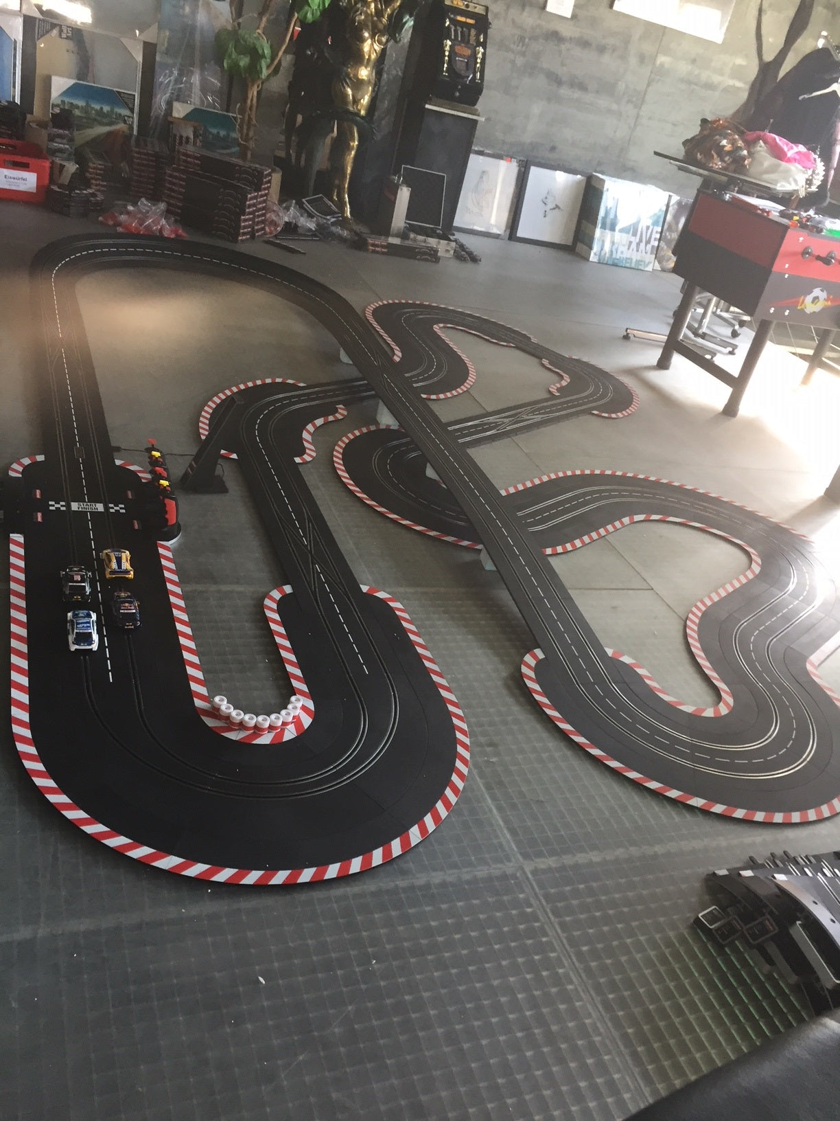 Carrerabahn 2 spurig modern spezial