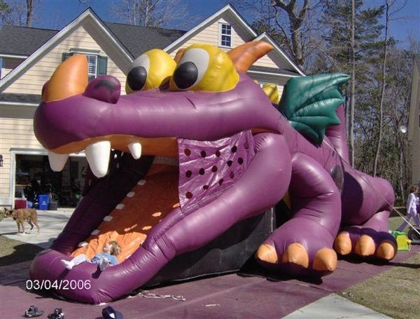 Hüpfburg Drache Fuchur